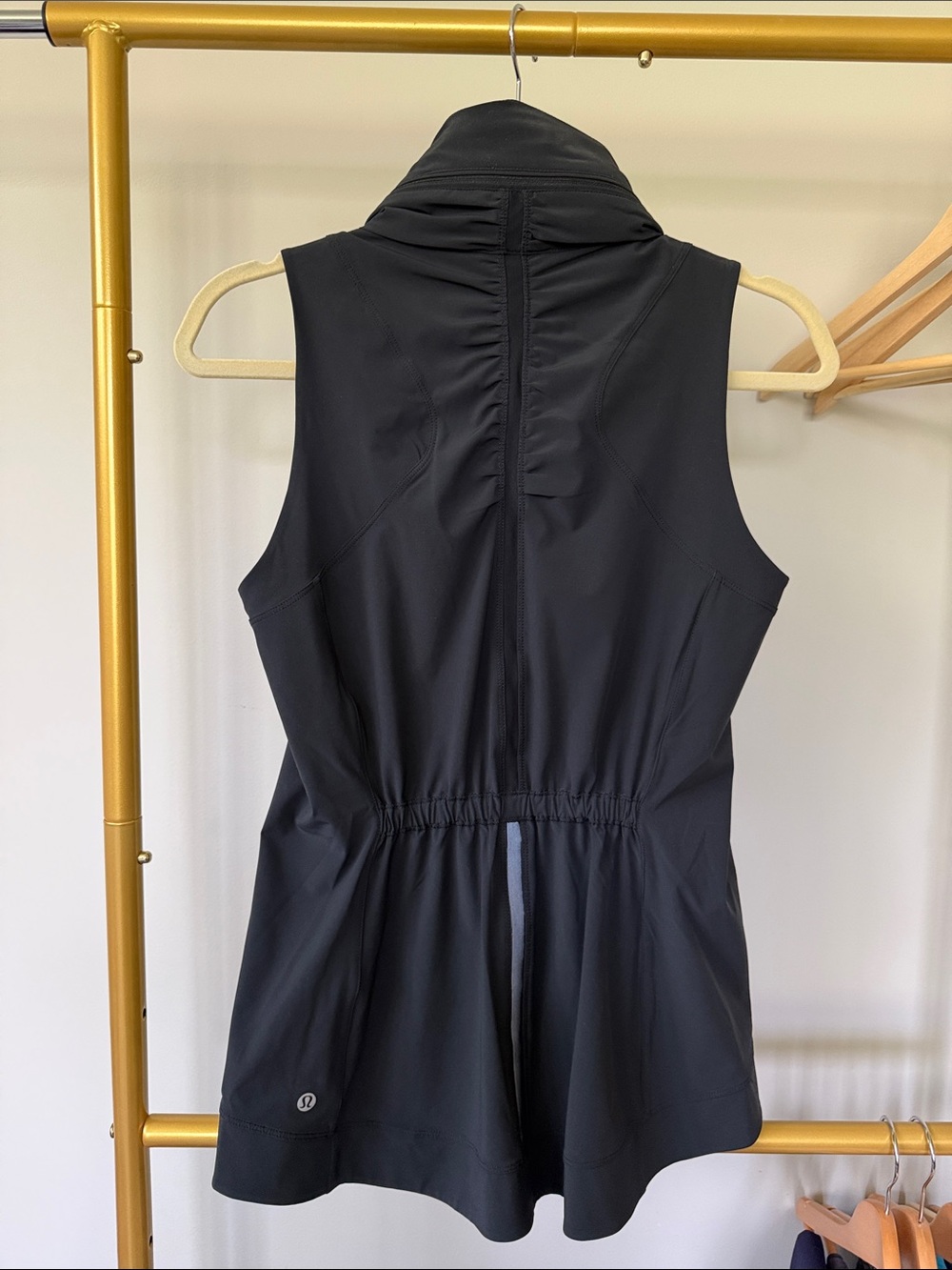 LULULEMON Go The Distance Vest Size 6 Black - Picture 2 of 3